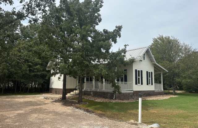 College Station (Karnes City Cottages) - 2 Bedroom - 2 Bath - House - West of Easterwood Airport Gallery 3
