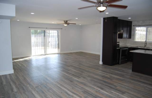 4035 N 79TH Drive Gallery 3