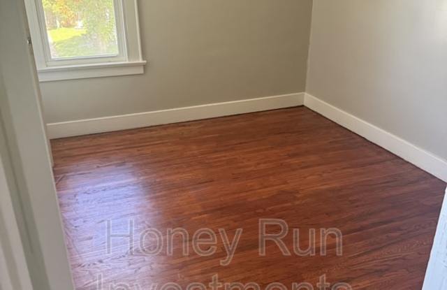 705 West Murphy Street - 1 Gallery 4