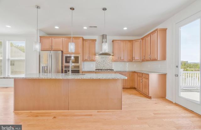 42502 DOGWOOD GLEN SQUARE Gallery 4