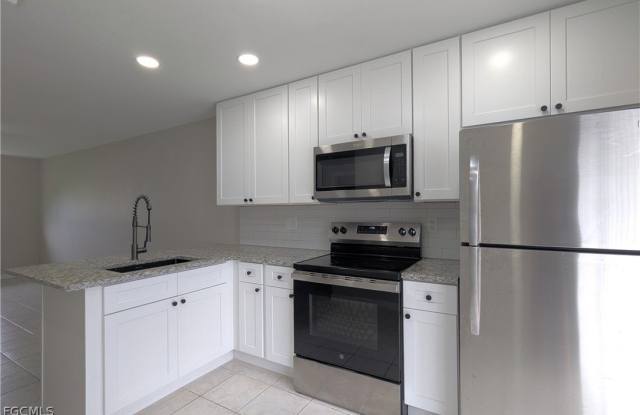 427 NE Pine Island Lane unit: 2 photos photos