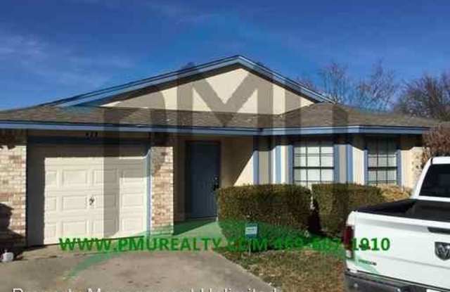 428 Weaver St - 428 Weaver Street, Cedar Hill, TX 75104