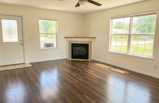 Cute 2BD/1BA - Water, Sewer, Trash Included!!! Gallery 1