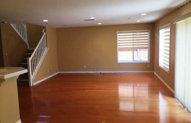 13230 La Tierra Way Gallery 2