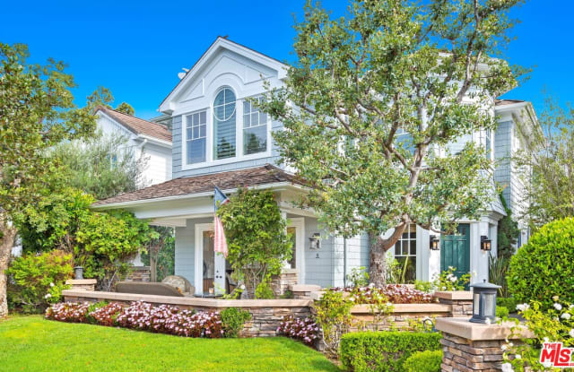 8 Sawgrass Dr - 8 Sawgrass Drive, Newport Beach, CA 92660