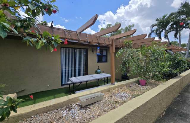 1155 White Pine Gallery 4