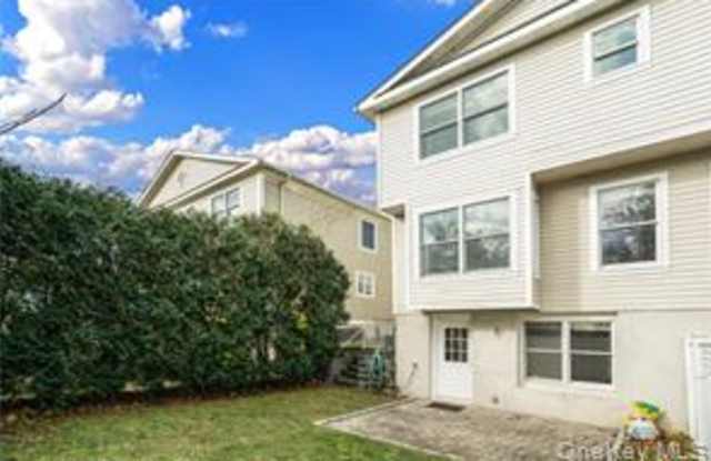 186 Woodside Ave Gallery 2