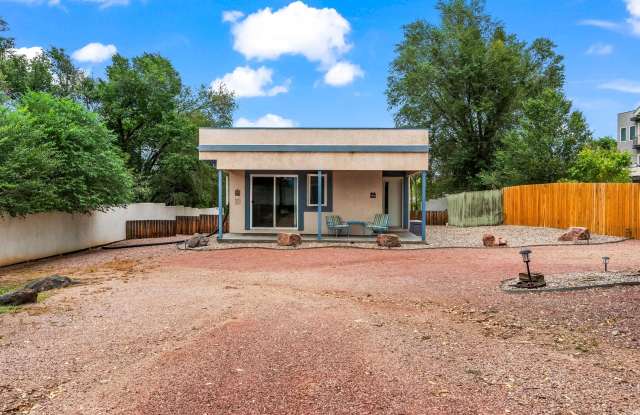 904 Manitou Boulevard Gallery 1