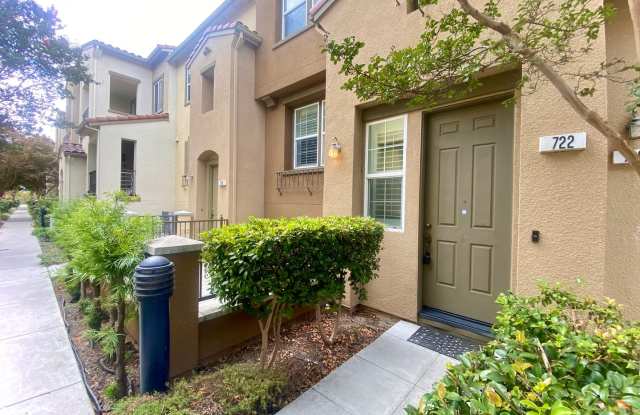 Beautiful 3-Bedroom Townhome in Private Gated Community! - Milipitas - 722 Claridad Loop, Milpitas, CA 95035