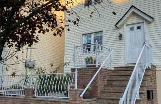 124 Chestnut St Gallery 1