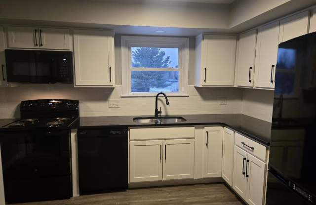 541 East School Street photos photos