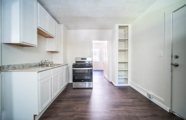 2120 Robin Street - 2 photos photos