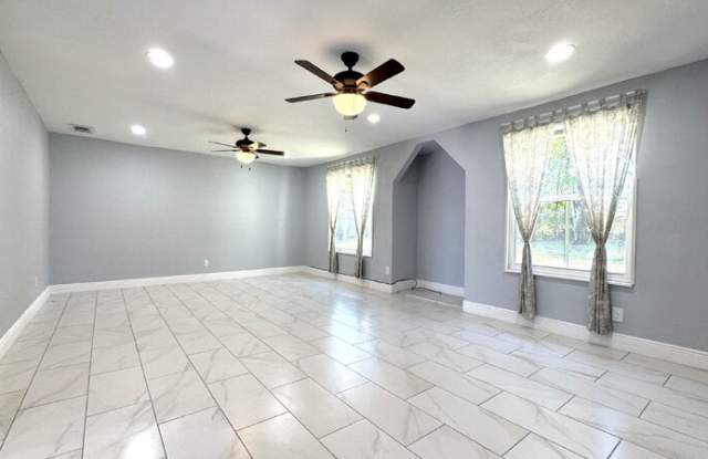 1022 Lewis Dr photos photos