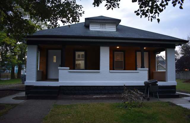 2406 North Talbott Street Gallery 3