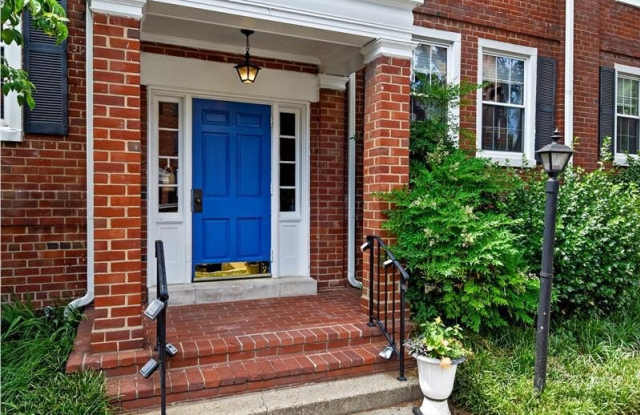 3057 S BUCHANAN Street unit: B1 photos photos