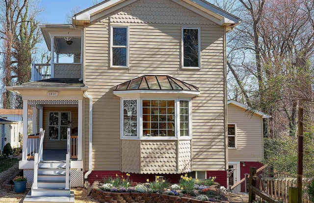 1611 AVENUE B photos photos