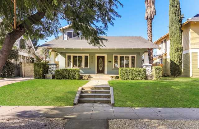 3875 Pine Street photos photos