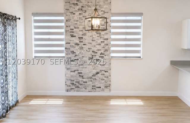 15560 SW 136th St Gallery 1