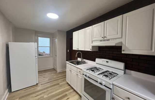 Updated 2.5 Bedroom/ 1 Bath in Troy Hill photos photos