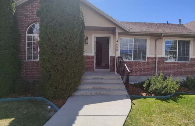 5 Bed/3 Bath Townhome for Rent in Cedar Hills! photos photos