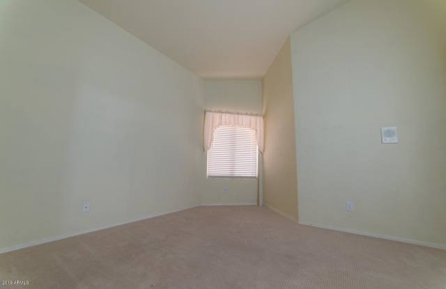 8325 S TAYLOR Drive Gallery 4