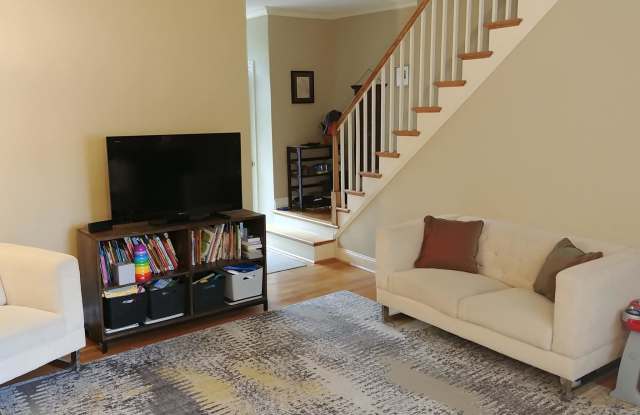 1115 POWHATAN STREET Gallery 4