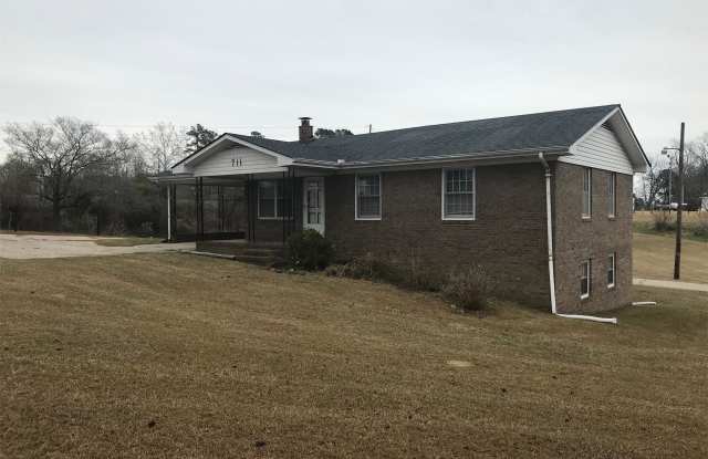711 North 13th Street - 711 North 13th Street, Erwin, NC 28339