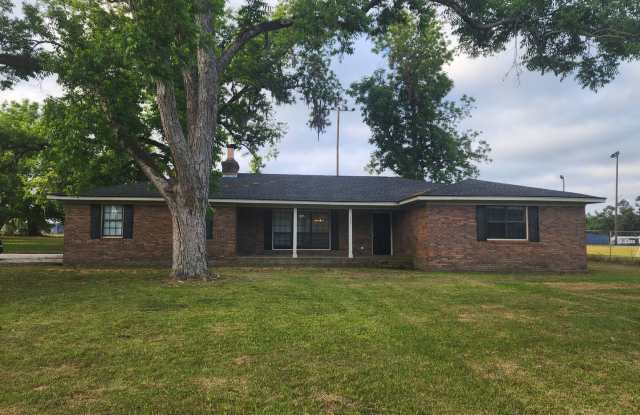 Charming 3BR Home with a Touch of Country in Dasher! photos photos