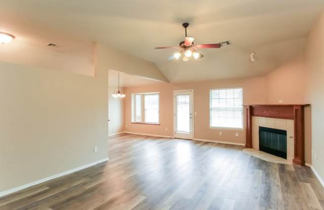 21984 Homesteaders Road Gallery 4