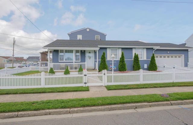 101 Marsden (SUMMER RENTAL) Pl - 101 Marsden Place, Brigantine, NJ 08203