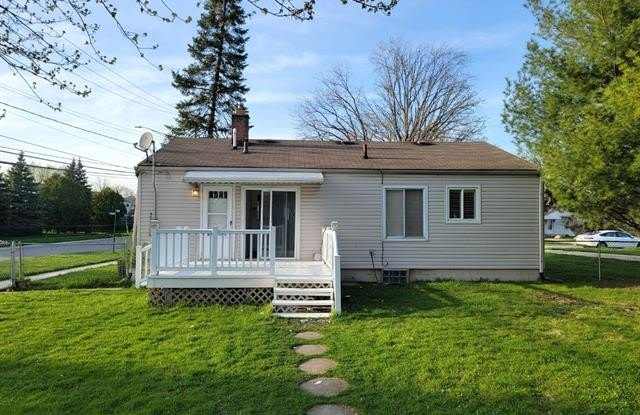 8404 BUSKO Avenue photos photos