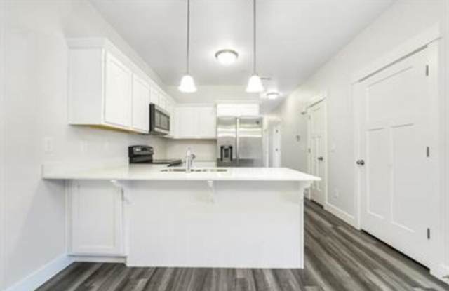 302 W 435 N - 1 photos photos