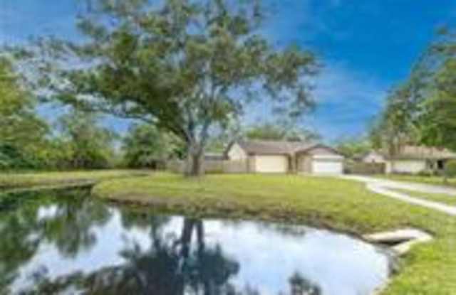 12822 Sarah Ln Gallery 2