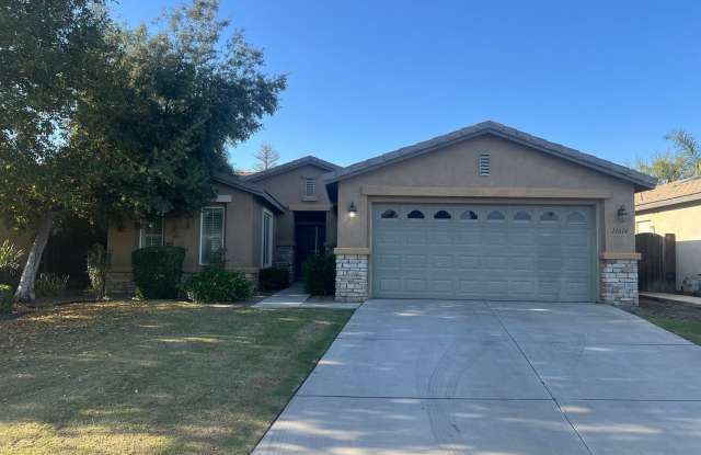 Spacious 3-Bedroom Home with Community Pool! Gallery 1