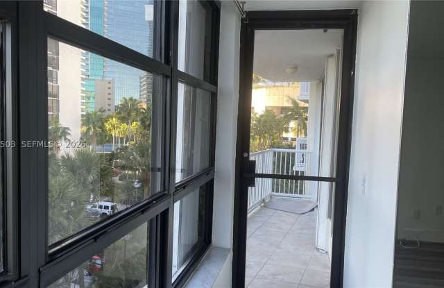 1440 Brickell Bay Dr photos photos