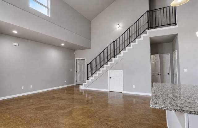 501 N Burleson Gallery 2
