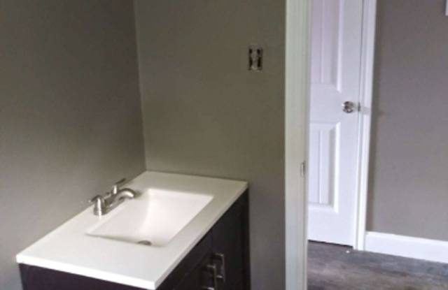 1126 Park Cir photos photos