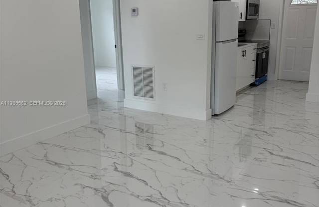 6172 SW 44th St # 1 photos photos