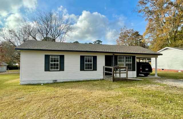 3 Bed/1.5 Bath Available in Downtown Brandon! photos photos