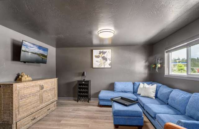 219 East Coeur D'Alene Lake Drive - 10 photos photos