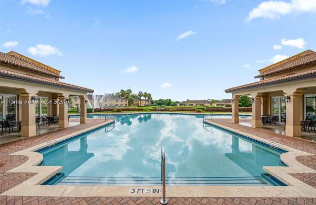 3380 NE 9th St - 3380 Northeast 9th Street, Homestead, FL 33033