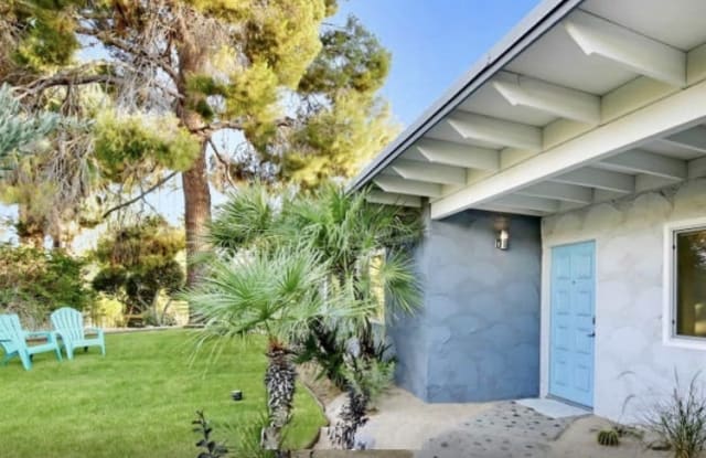 421 N Farrell Dr - 421 North Farrell Drive, Palm Springs, CA 92262