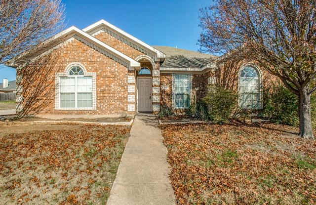 315 Mcmurtry Drive - 315 Mcmurtry Drive, Arlington, TX 76002