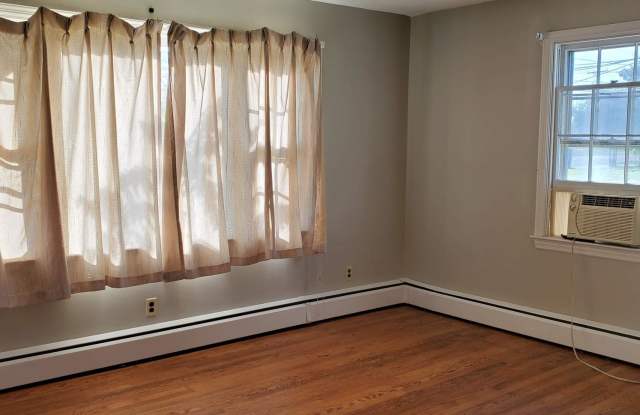 1324 N GRAVEL PIKE Gallery 2