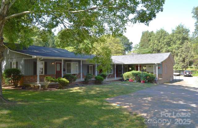 221 Kelly Street unit: 3 photos photos