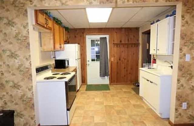 1809 E 41st St - 1809 East 41st Street, Hibbing, MN 55746
