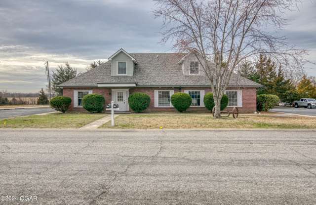 1234 N Duquesne Road - 1234 North Duquesne Road, Joplin, MO 64801