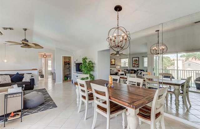 784 Woodshire LN Gallery 3