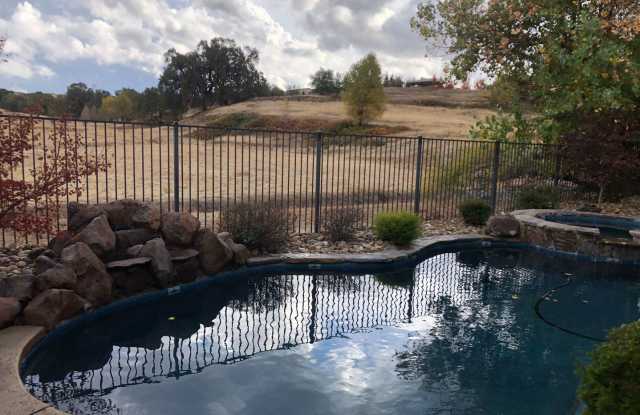 2884 FOX DEN CIRCLE Gallery 4