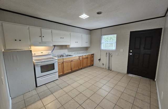 1614 Waring Road Northwest - 3 photos photos